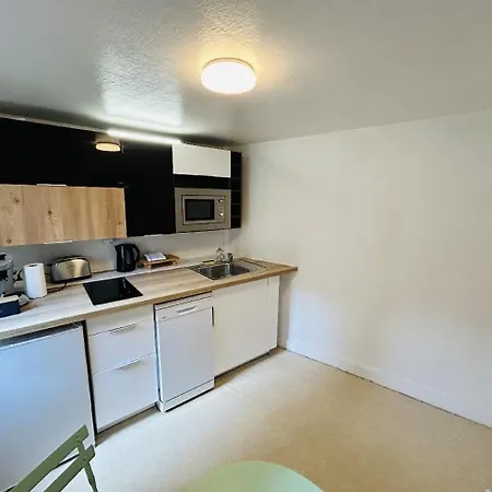 Lange Au Sourire Tournelles Cathedrale